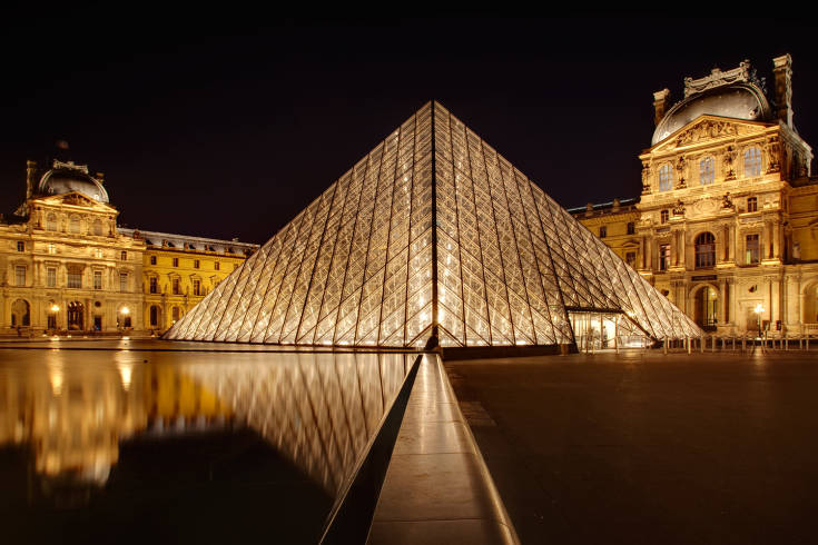 the louvre museum