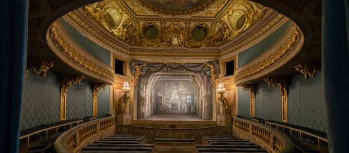 The Chateau De Versailles In Electro