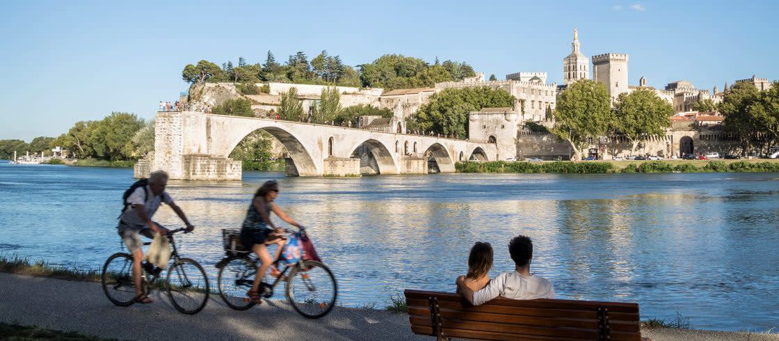 Bike ride in Avignon along the ramparts and the Rhône