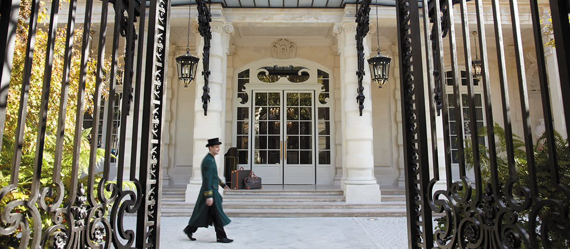 Picture/Photo: Stores in French style inside Paris hotel. Las