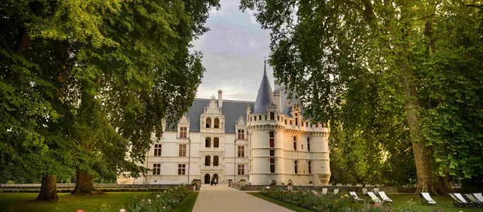 El bucólico castillo de Azay-le-Rideau, en el Valle del Loira.