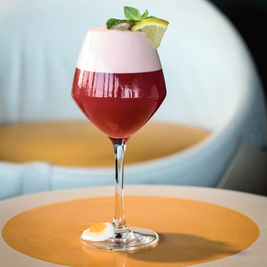a cocktail at Le Nid