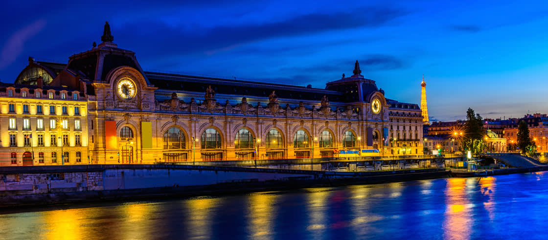 El Museo de Orsay desde el Sena.