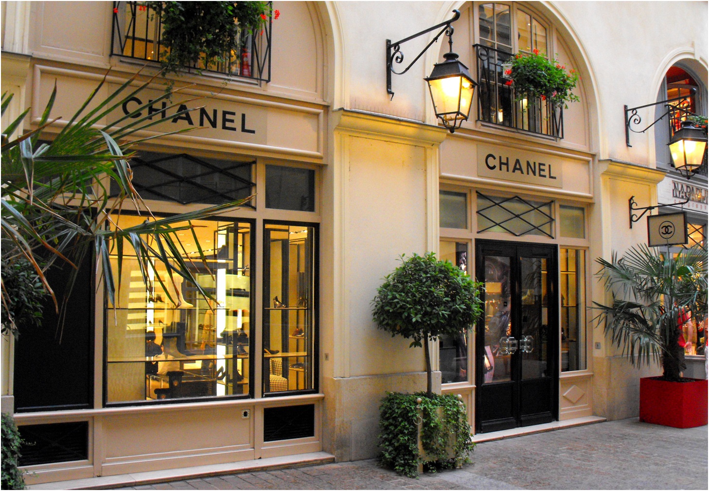 8 Luxurious Boutiques in Paris