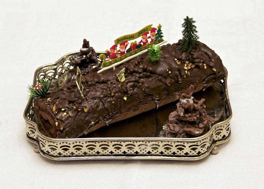 Bûche de Noël, décorations en massepain - Cuisine et Recettes