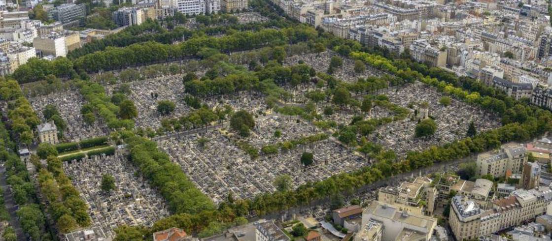 Transition Incompatible prototype Père-Lachaise Cemetery in Paris