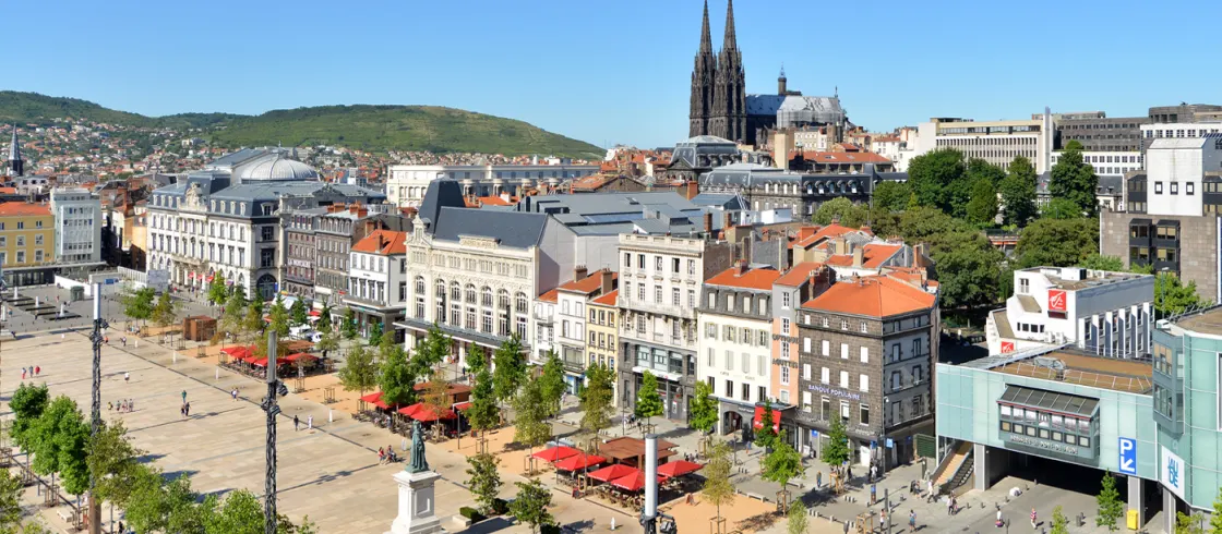 Clermont-Ferrand - Auvernia (Francia); Visita - Foro Francia