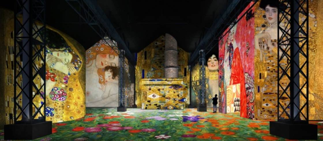 La obra de Gustav Klimt tiene el honor de estar en la primera temporada del Atelier des Lumières