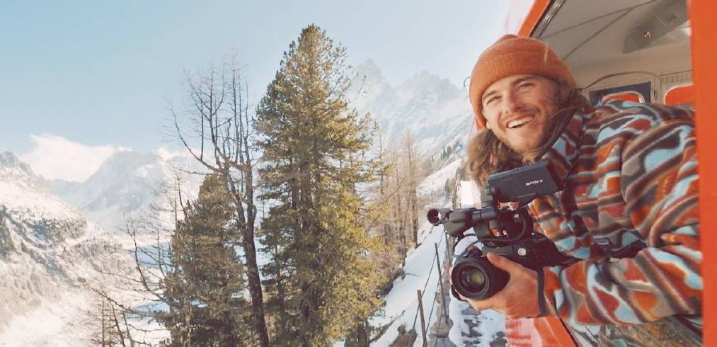 Matt Charland, een Canadese snowboarder en instagrammer, in de Savoie.