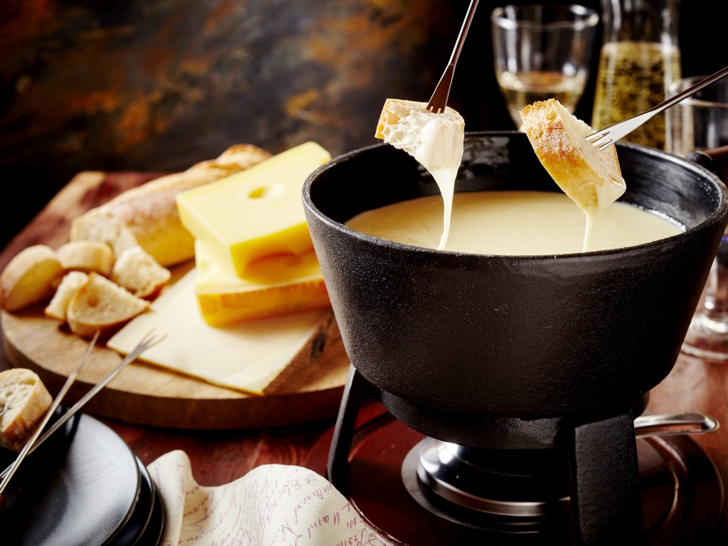 Craving for some mouth-watering French cheese? Here’s our guide!
