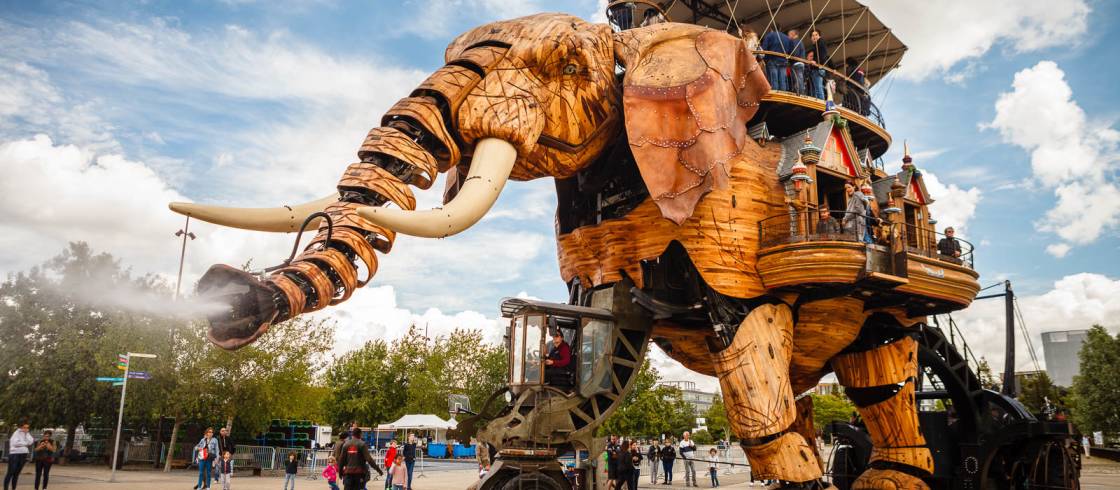 El gran elefante de la Isla de las Máquinas-Ciudad de Nantes en Francia