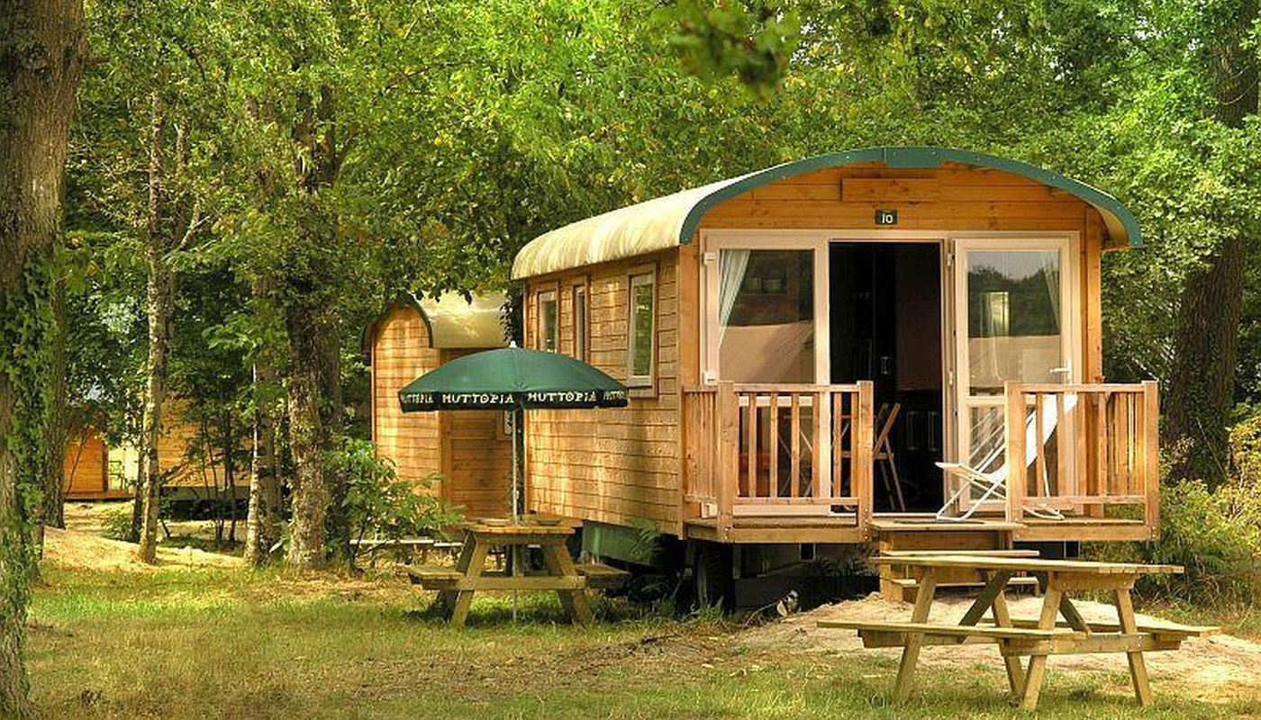 Plutôt un séjour Huttopia en Camping ou en Village ?