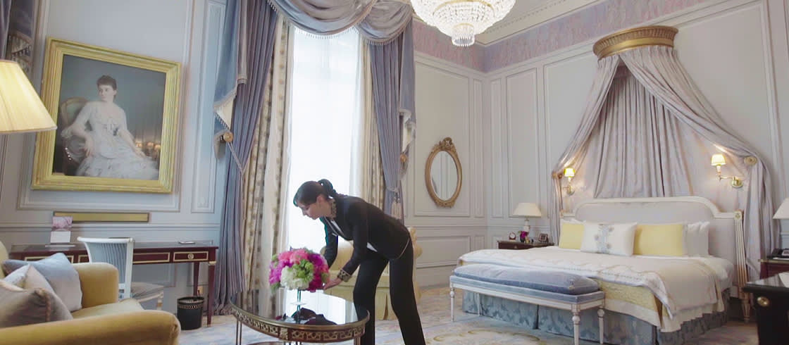 法国皇宫级酒店 – 巴黎香格里拉酒店，王公贵族的酒店. – 内有视频