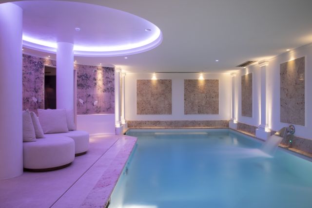 Splendid Spa and Pool at Hotel J'Adore Paris s © Hotel Paris J’Adore